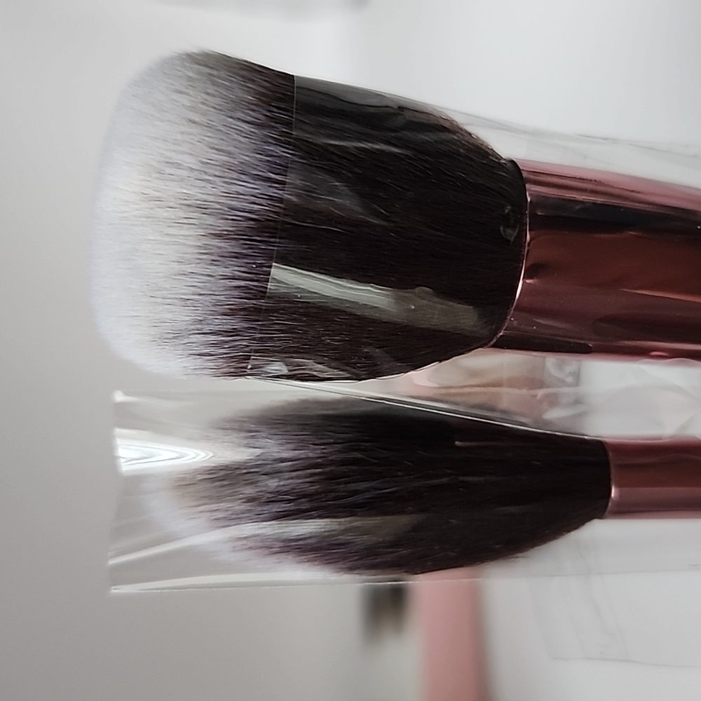 Moda Powder + Soft Glow Brush Set in Rose Gold - Picture 9 of 14